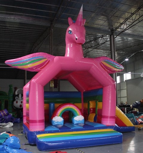 Unicorn (4,5x5,5m - overdekt)+Glijbaan Hubeau Party Rental